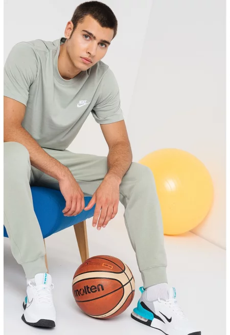 Тениска Sportswear Club с овално деколте