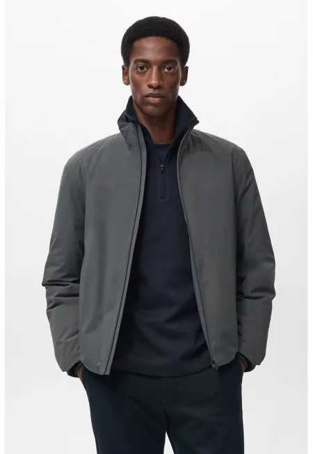 Капитонирано яке с висока яка