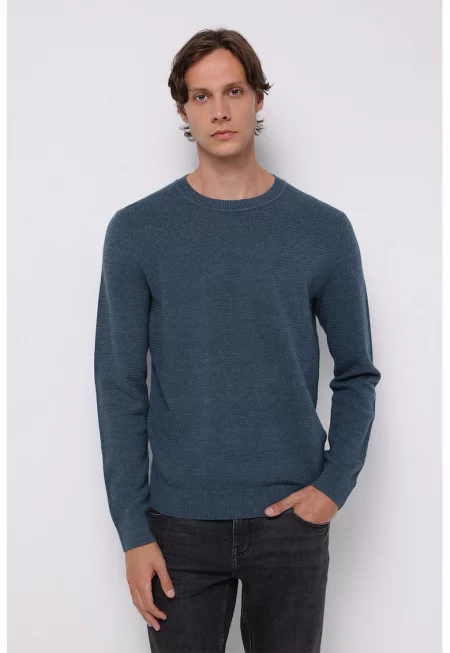 Памучен пуловер с овално деколте