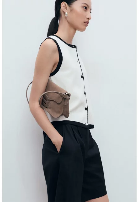 Плетен елек с копчета