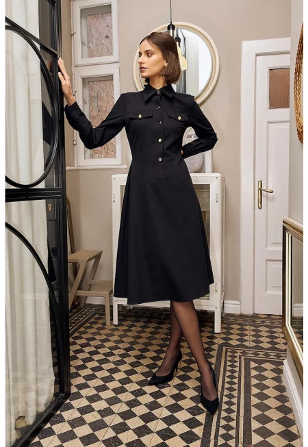 Разкроена рокля с остра яка - Черен