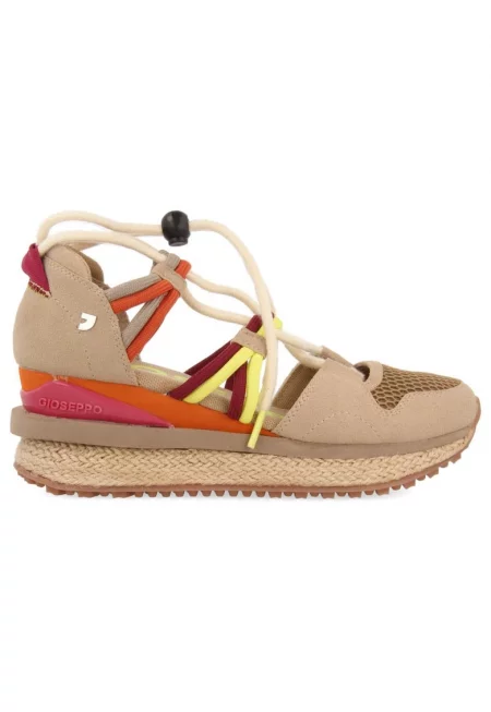 Спортни обувки със скосена подметка и отвори - Бежов