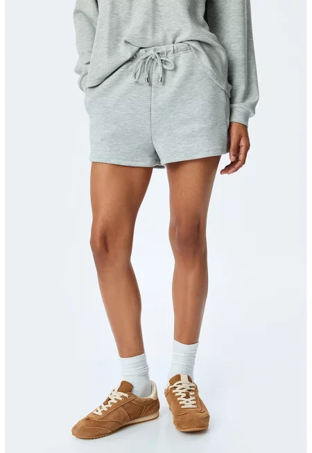 Уголемени спортни шорти