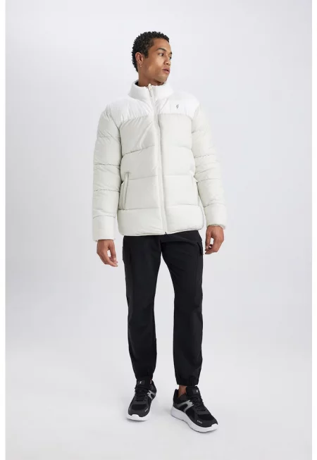 Зимно капитонирано яке