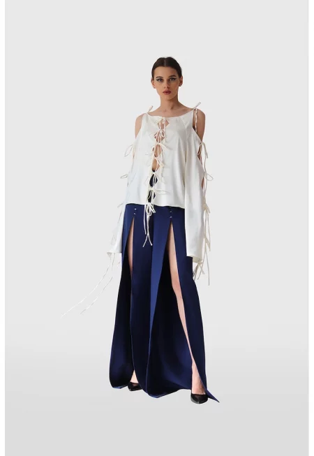 Блуза с отвори на раменете - Бял