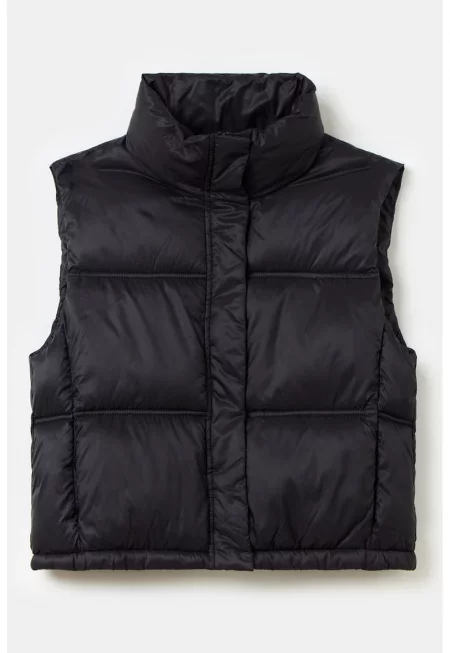 Капитониран елек със средновисока яка