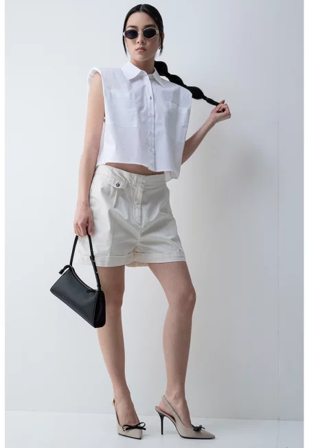 Къса риза със структурирани рамене - Бял