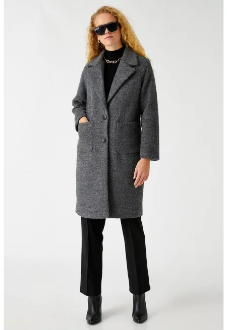Палто с вълна и джобове