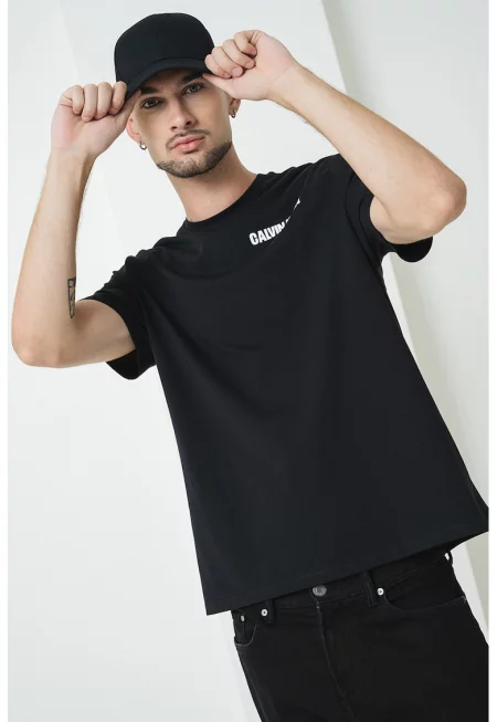 Памучна тениска с шарка на гърба