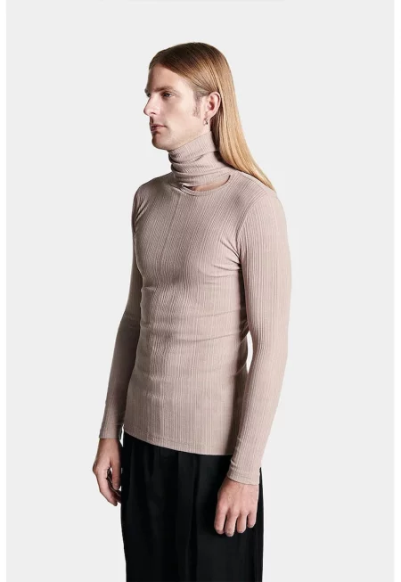 Прилепнала блуза с висока яка и изрез - Бежов