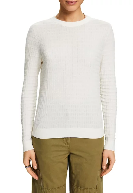 Пуловер с релеф