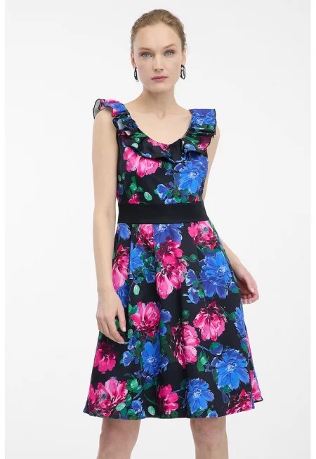 Рокля набрано деколте