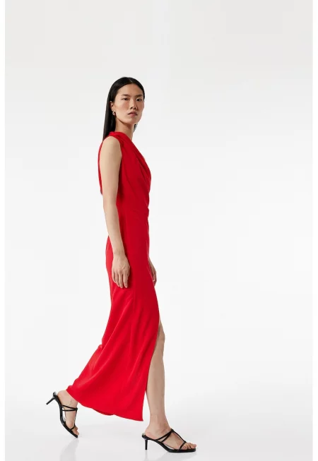 Рокля с голо рамо