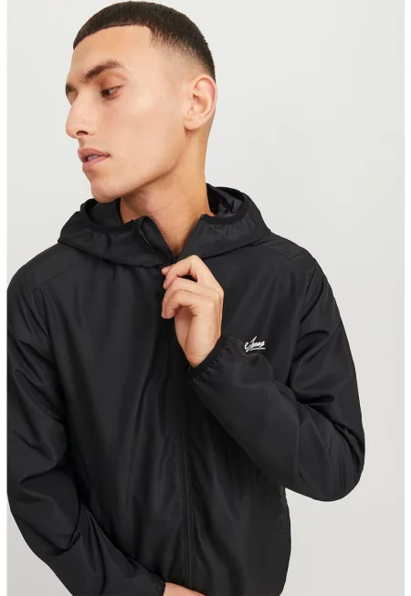 Яке с джобове встрани