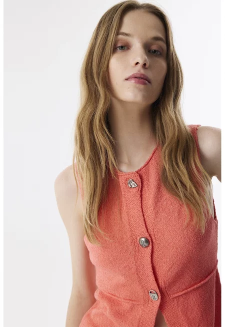 Елек с овално деколте и копчета