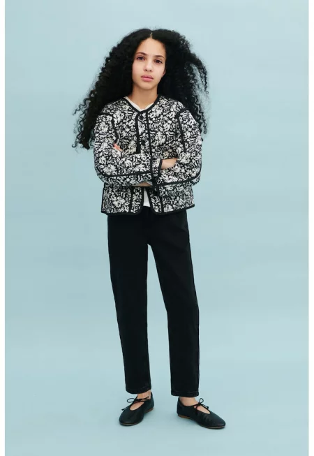 Капитонирано яке с декоративни шевове