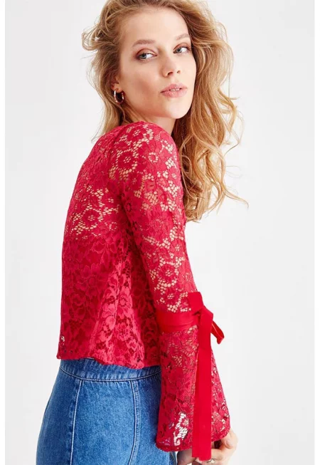 Къса флорална блуза