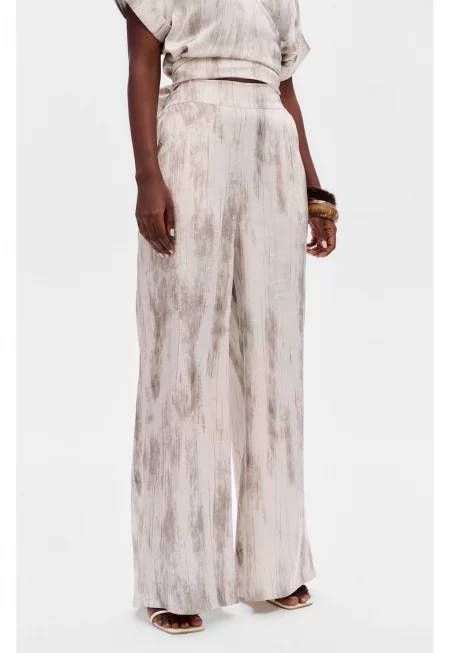 Панталони с широка кройка и джобове