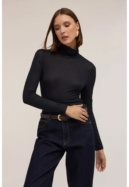 Пуловер с модал и поло