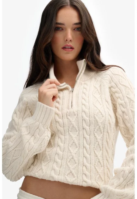 Пуловер с плетка осморка