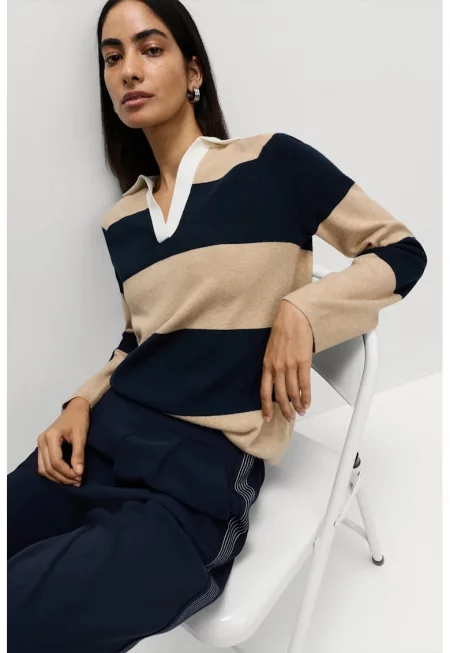 Раиран пуловер с яка