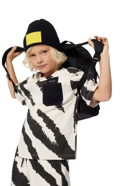 Тениска с шарка и пришит джоб - Слонова кост/Черен