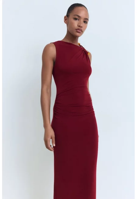 Вталена миди рокля с набирания