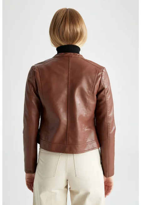 Яке от еко кожа с джобове встрани