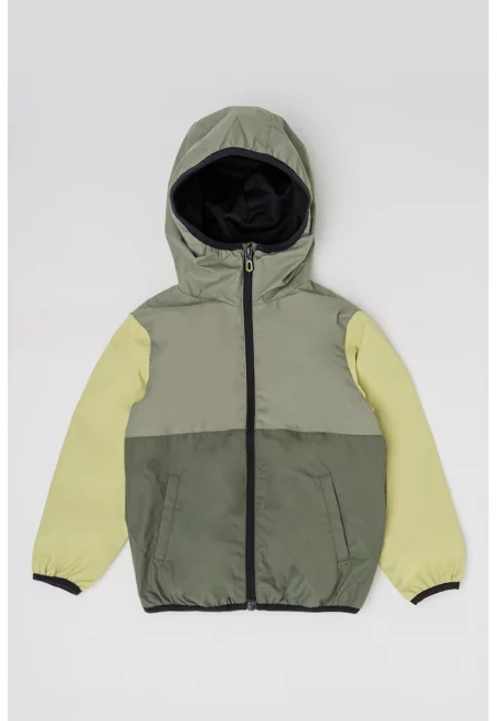 Яке с качулка и джобове встрани