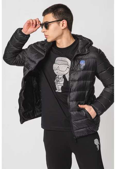 Зимно капитонирано яке с качулка