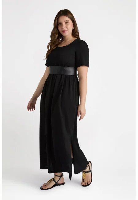 Дълга рокля с овално деколте - Черен