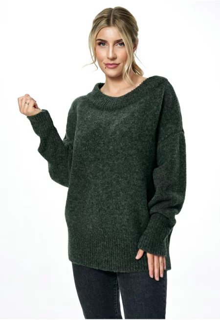Дамски пуловер  оувърсайз - деколте тип „лодка“ - тъмно маслиненозелен - плетен материал с вълна - Един размер