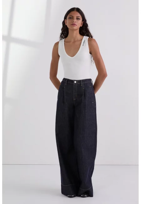 Дънки с широк крачол и контрастни шевове