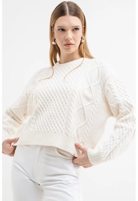Пуловер с вълна с плетка осморка - Бял