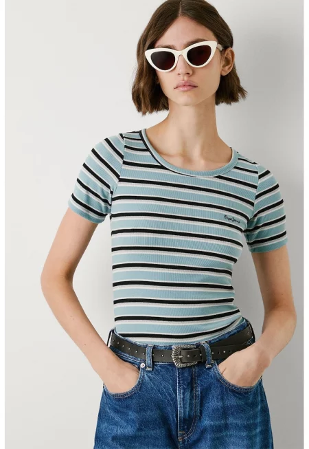 Раирана тениска с овално деколте