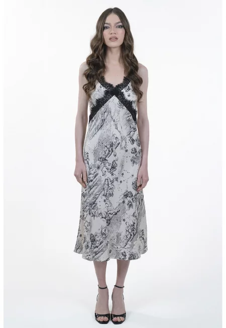 Рокля с дантела