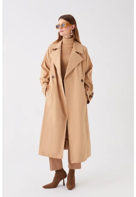 Тренч с двуредно закопчаване