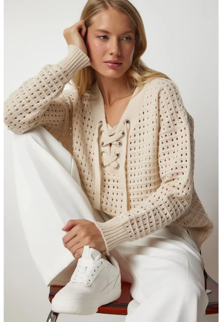 Уголемен пуловер с ажур