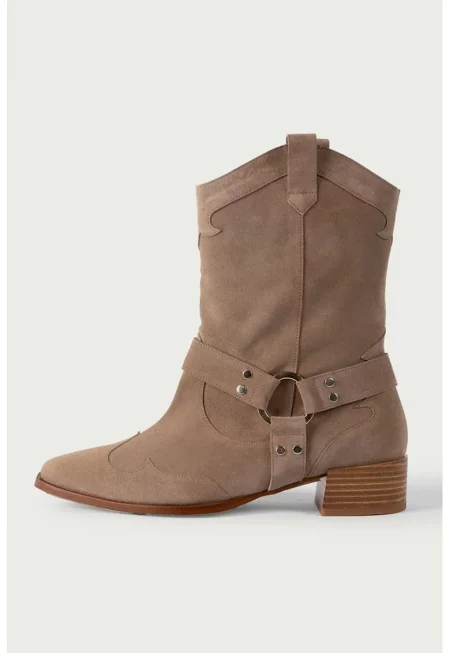 Велурени ботуши Cezara с остър връх - Светлокафяв