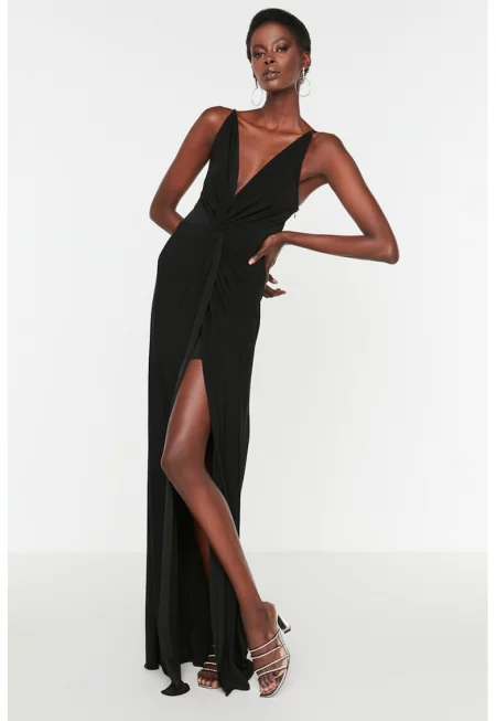 Дълга рокля с цепка отпред