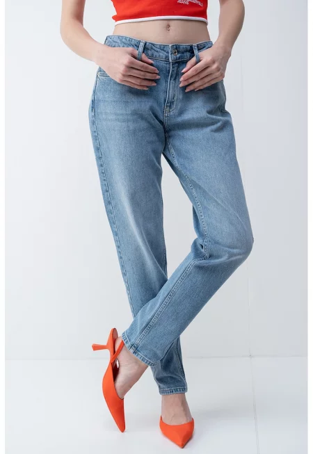 Едноцветни дънки тип Mom - Светлосин меланж