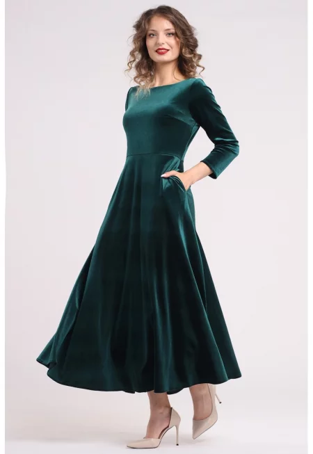 Кадифена рокля с джобове встрани