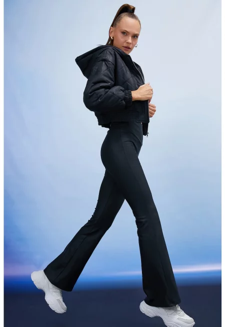 Късо яке с качулка