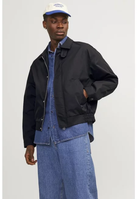 Олекотено яке с класическа яка