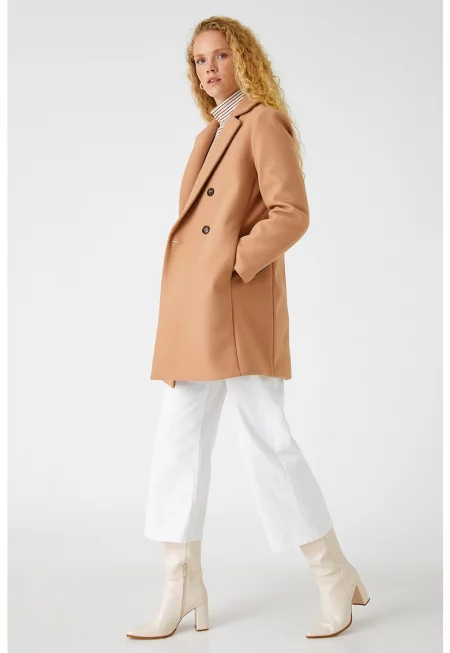 Палто с джобове встрани