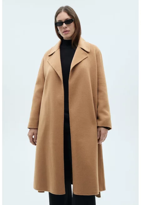 Палто с вълна с колан