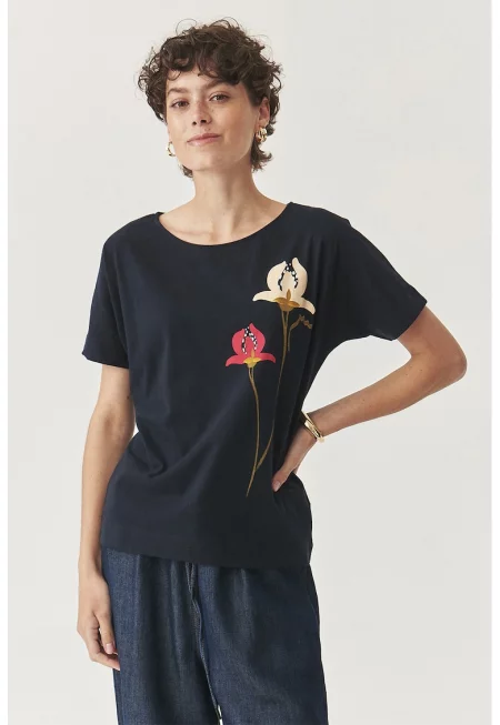 Памучна тениска с овално деколте и флорален дизайн