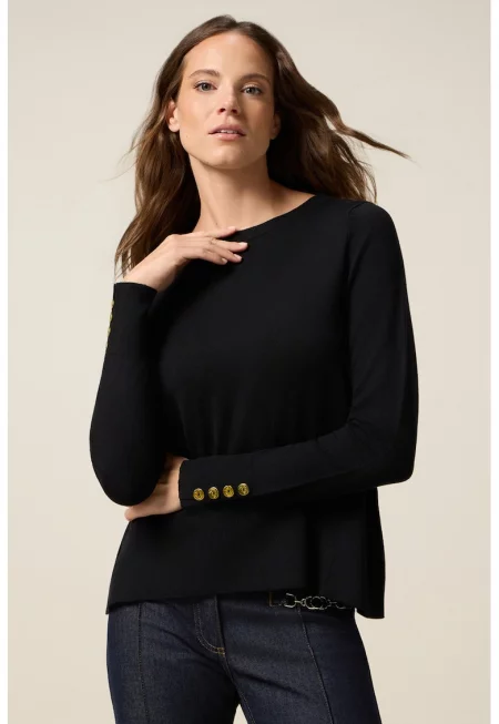 Пуловер с овално деколте