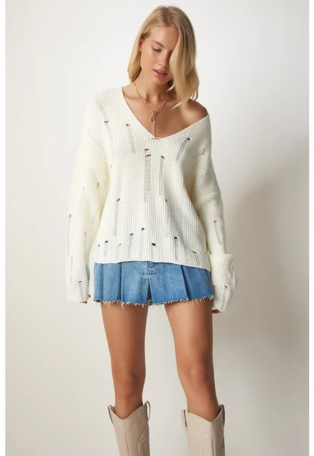 Пуловер с шпиц и захабен ефект