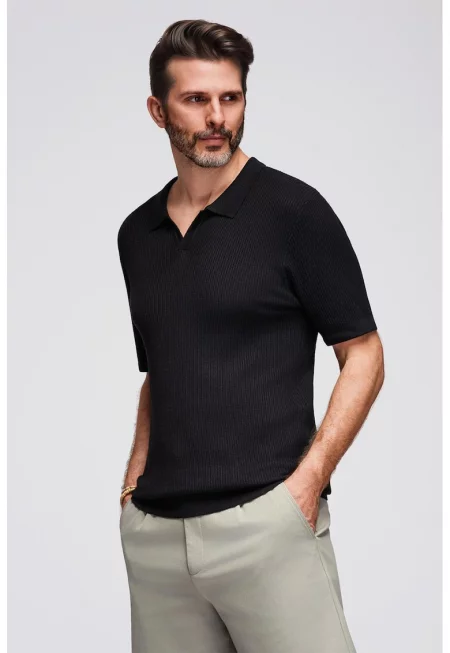 Рипсена тениска с яка